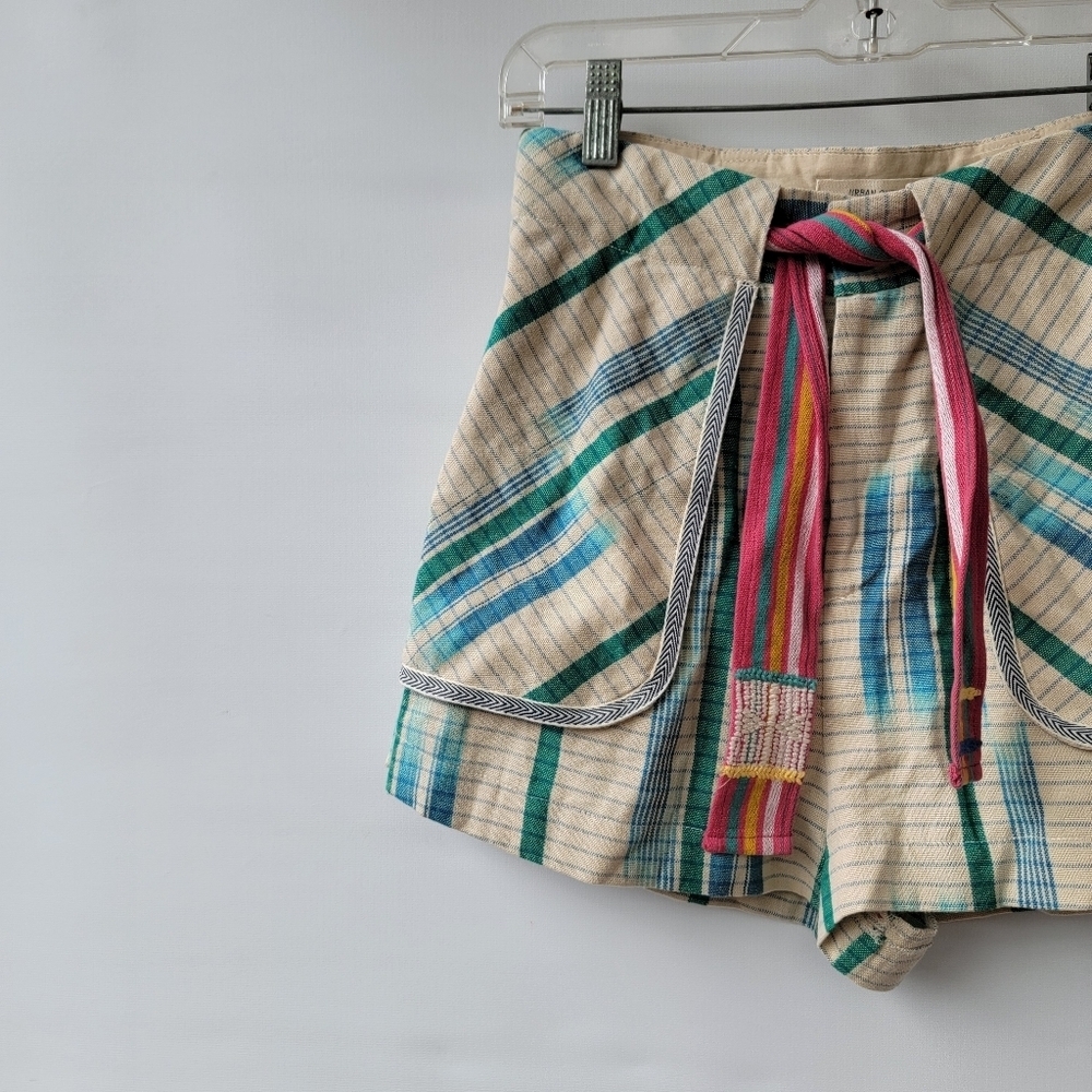 Urban Outfitters Eva Striped Pattern High Waist Shorts Size 2 Neutral Beige - Picture 4 of 15